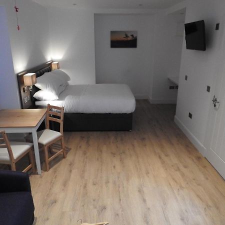 House Of Juniper - Luxury Accessible Apartment Broadford  Dış mekan fotoğraf